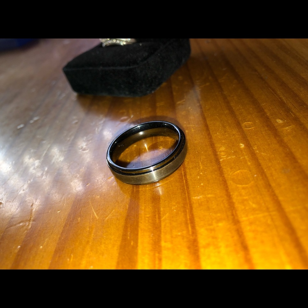 Men’s wedding band